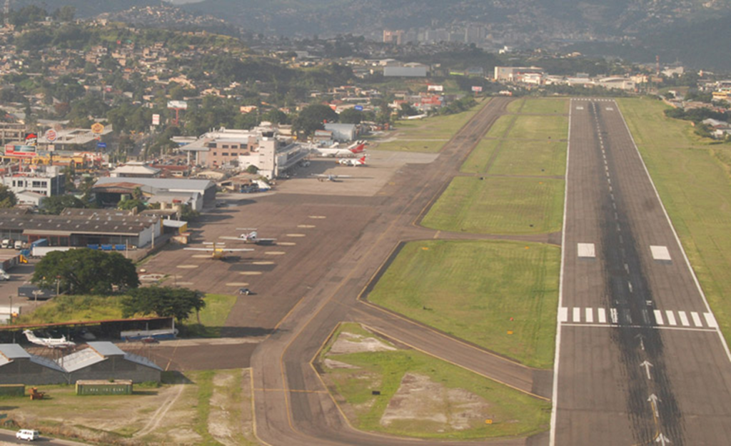 Aeropuerto Internacional Toncontin, Tegucigalpa, FM