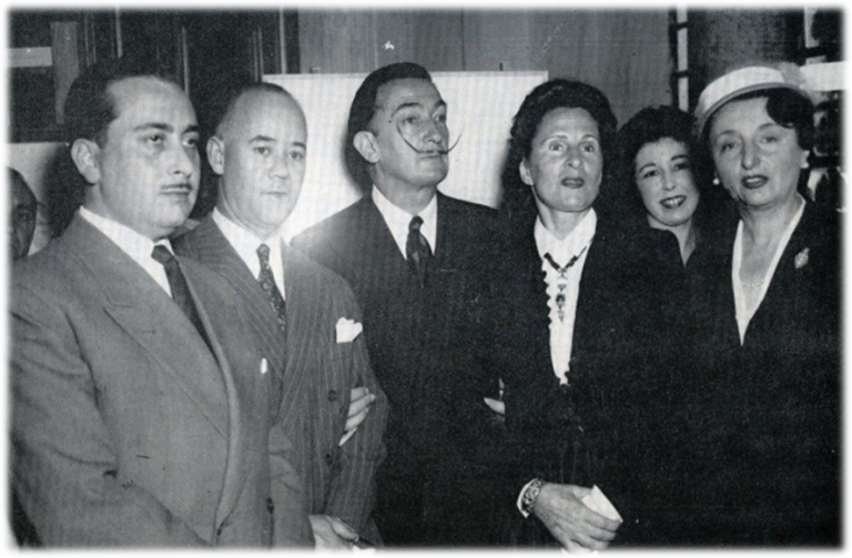 En Italia, Arturo López Rodezno conoció a Salvador Dalí y a su esposa, Gala Éluard Dalí.